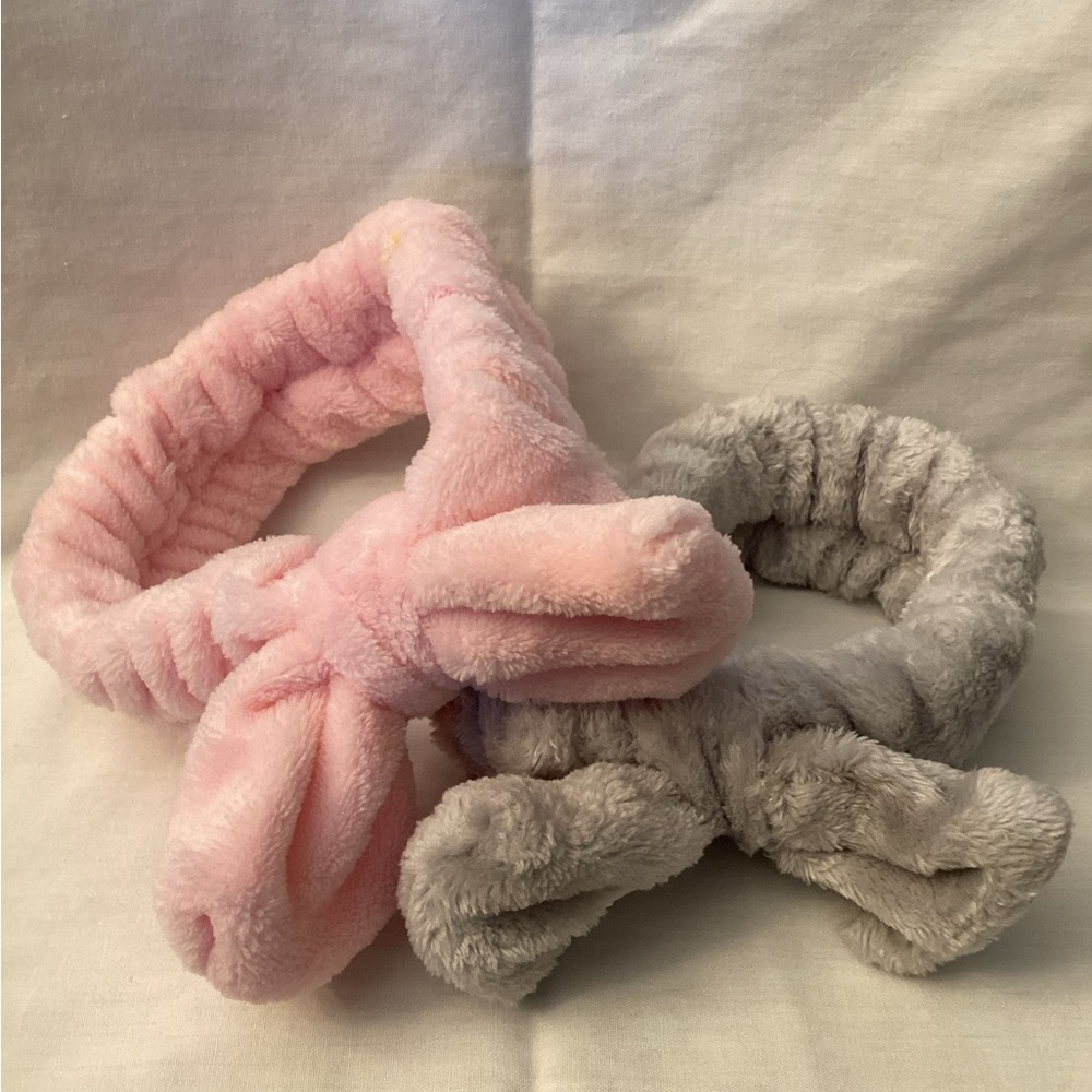 HEADBAND LOT/ MAKE UP/ CLEANSING ETC 9 total